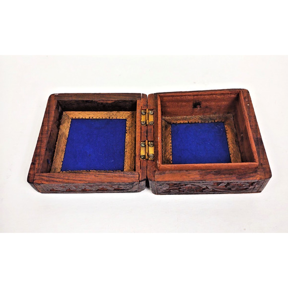 Vintage Handmade Carved Wooden Tobacco Jewelry Keepsake Box With Brass Hinges - Picture 4 of 9